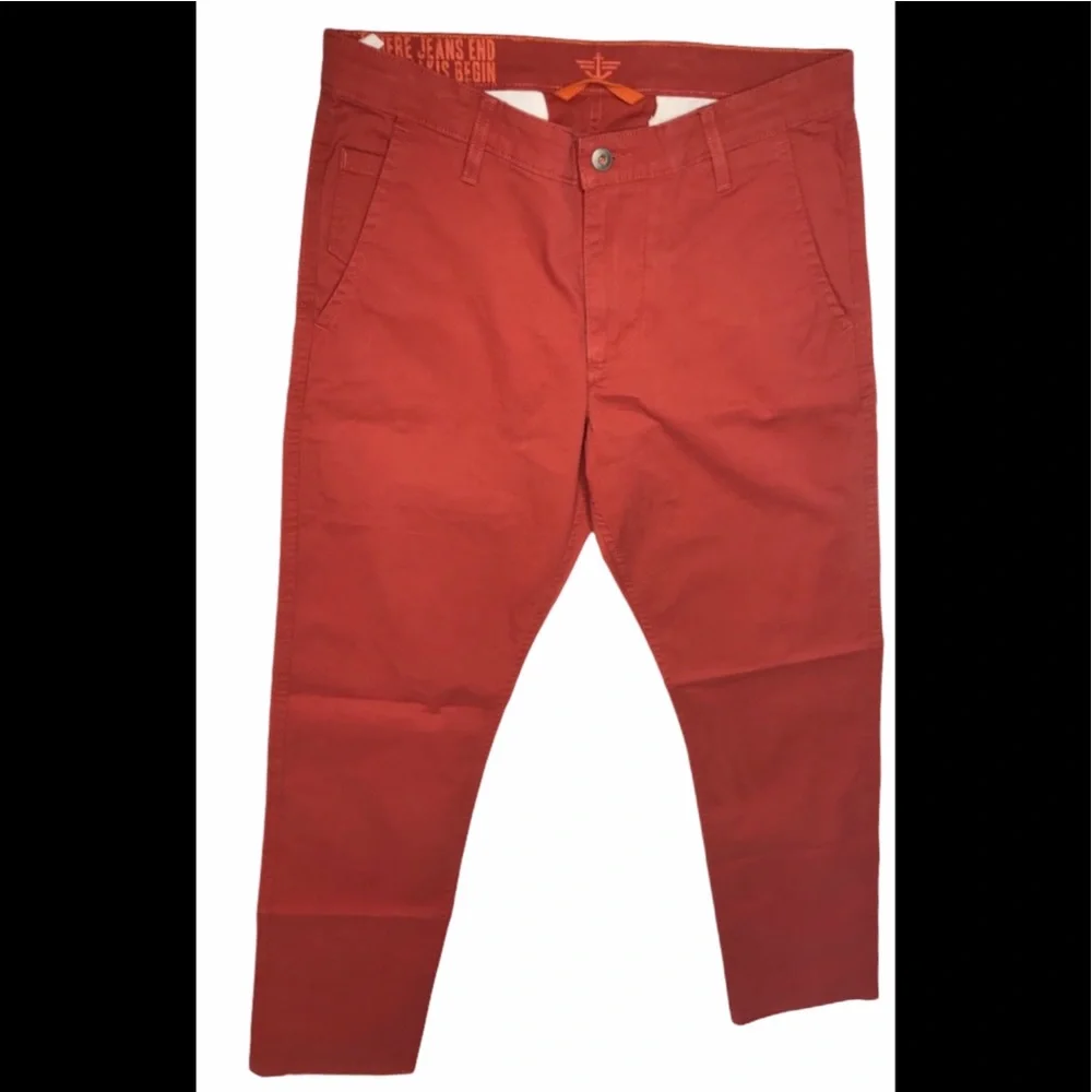 Dockers SAMPLE khakis 32